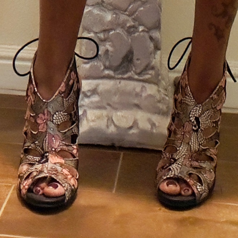 Pink laced heels